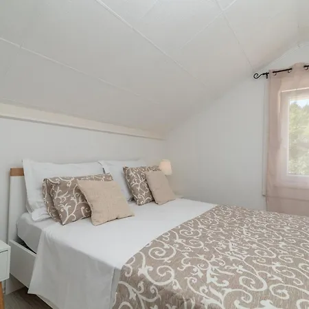 Vacation House Miramar Trogir