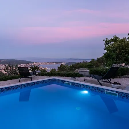 Vacation House Miramar Villa *