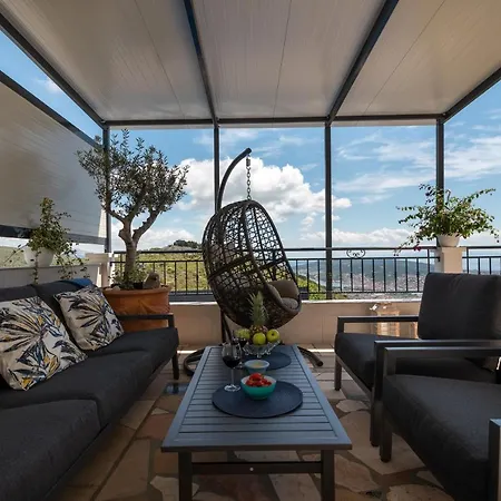 Villa Vacation House Miramar Traù